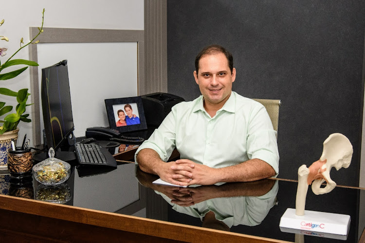 Dr. David Gaspardo - Ortopedista Especialista em Quadril